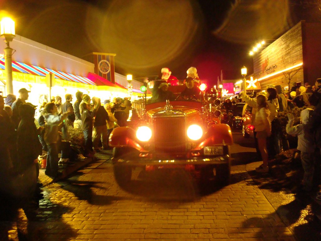 Yuletide Parade of Lights